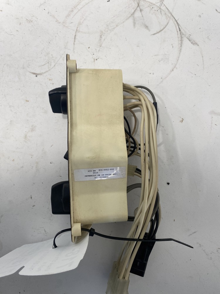 2001 Peterbilt 379 Climate Control (718-10988)