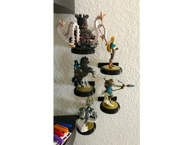 2x Nintendo Amiibo Figurine Wall Mount Single Character Display Case Mountable