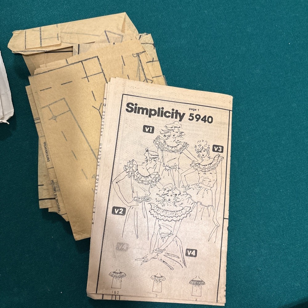 Simplicity Pattern Ruffle Top 5940 CUT PATTERN Size 10-12