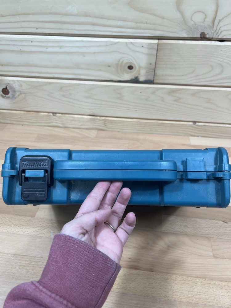 Makita DF030DWX Case only, no contents Missing 1 Snap Closure