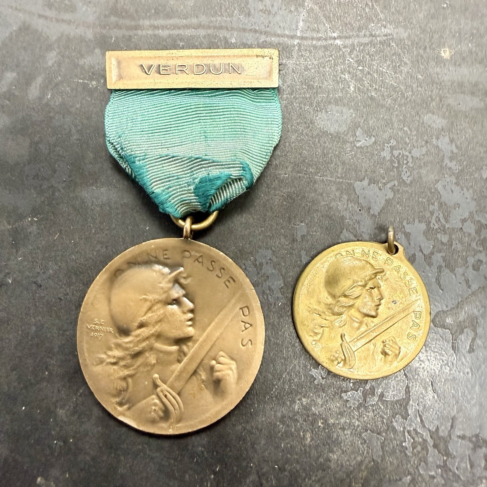 Original WW1 French Verdun Medal Vernier Model Bronze Oversized W Clasp