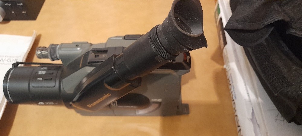 Panasonic NV-G1B Video camera and case
