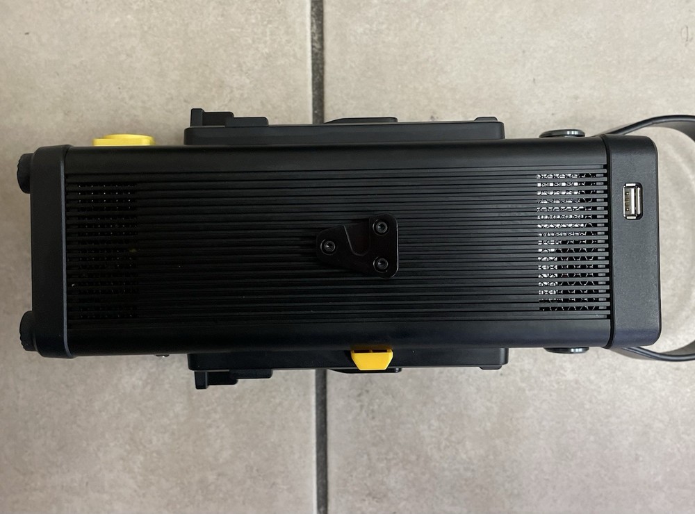 Godox KNOWLED M200D Daylight LED Photography Light