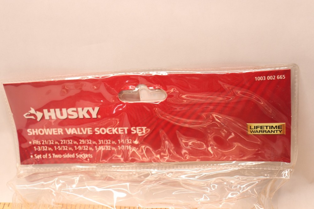 Husky Shower Valve Socket Set 1003002665