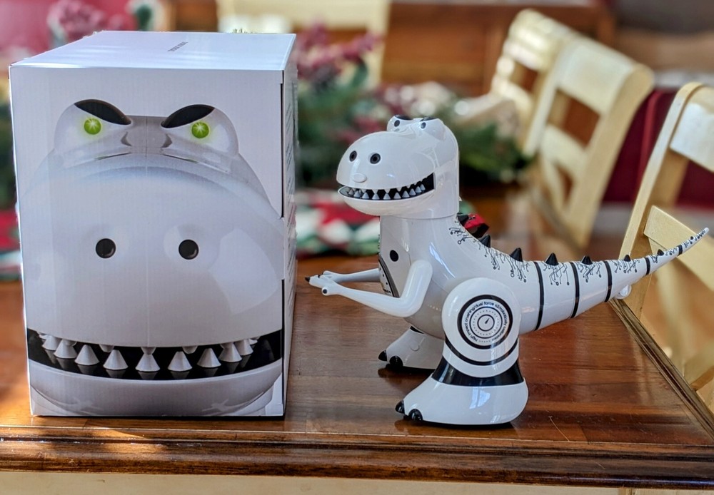 New Sharper Image Robot RC Interactive Trainable Robotic Dinosaur Robotosaur Toy