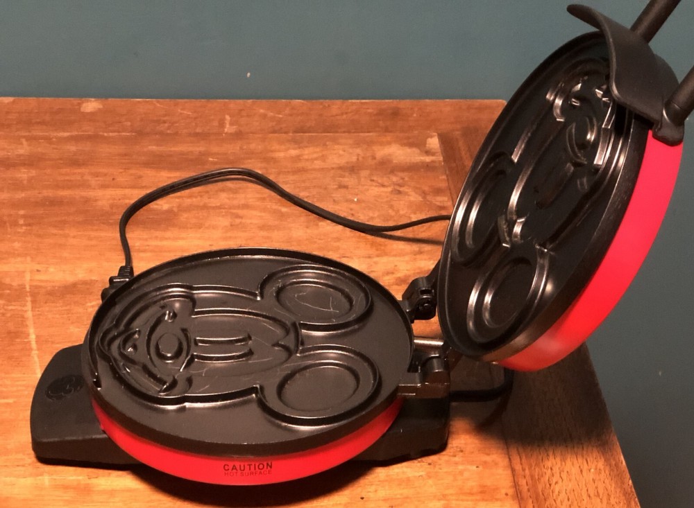 Red Disney Intertec DCM-12 Mickey Mouse Electric Non-Stick Waffle Maker