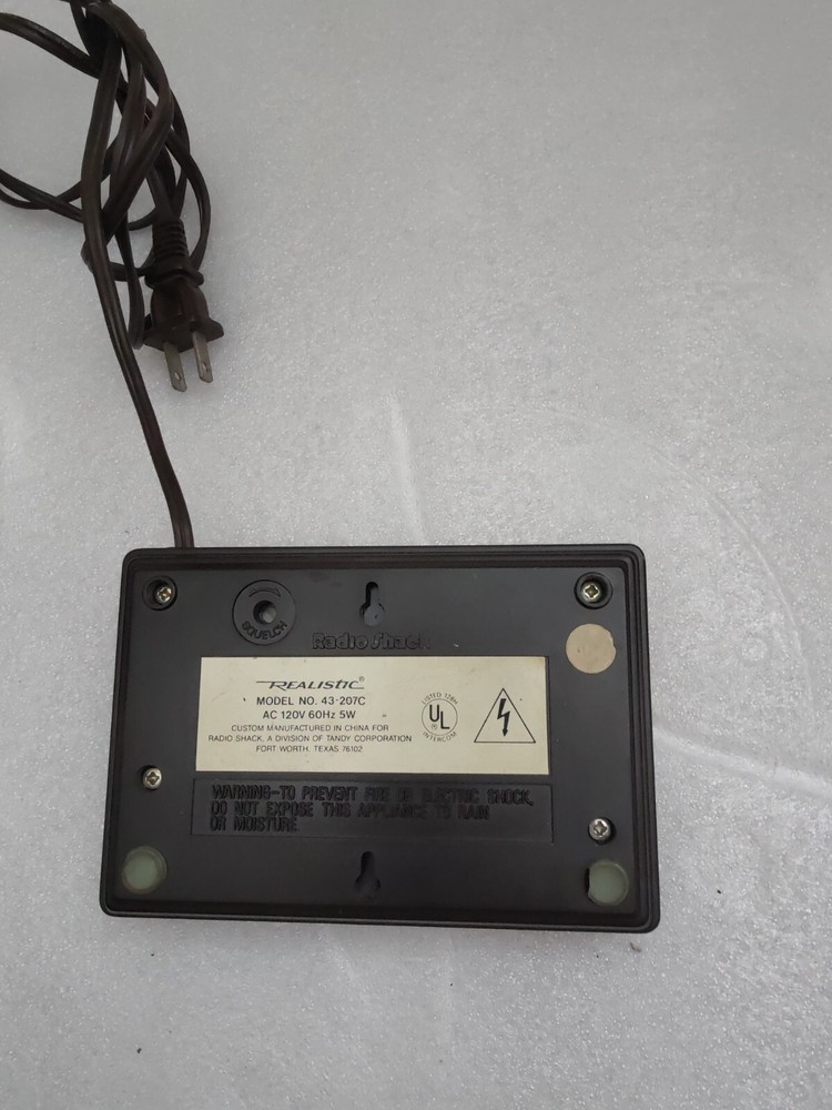 Realistic 43-207C Plug'n Talk FM Wireless Intercom, Powers On