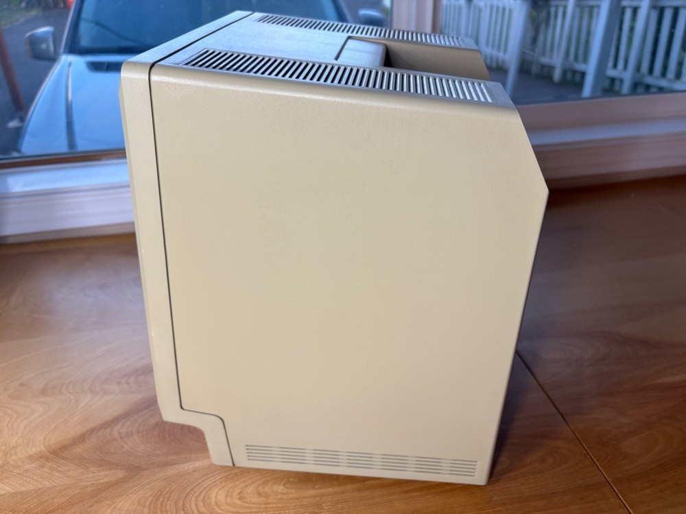 Macintosh 1984 128k computer - Recapped & Restored - Apple Mac M0001