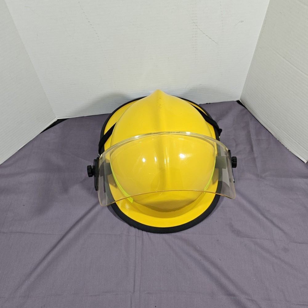 Cairns MSA 660C Metro Fire Helmet Size Medium 4" w/ Tuffshield Faceshield