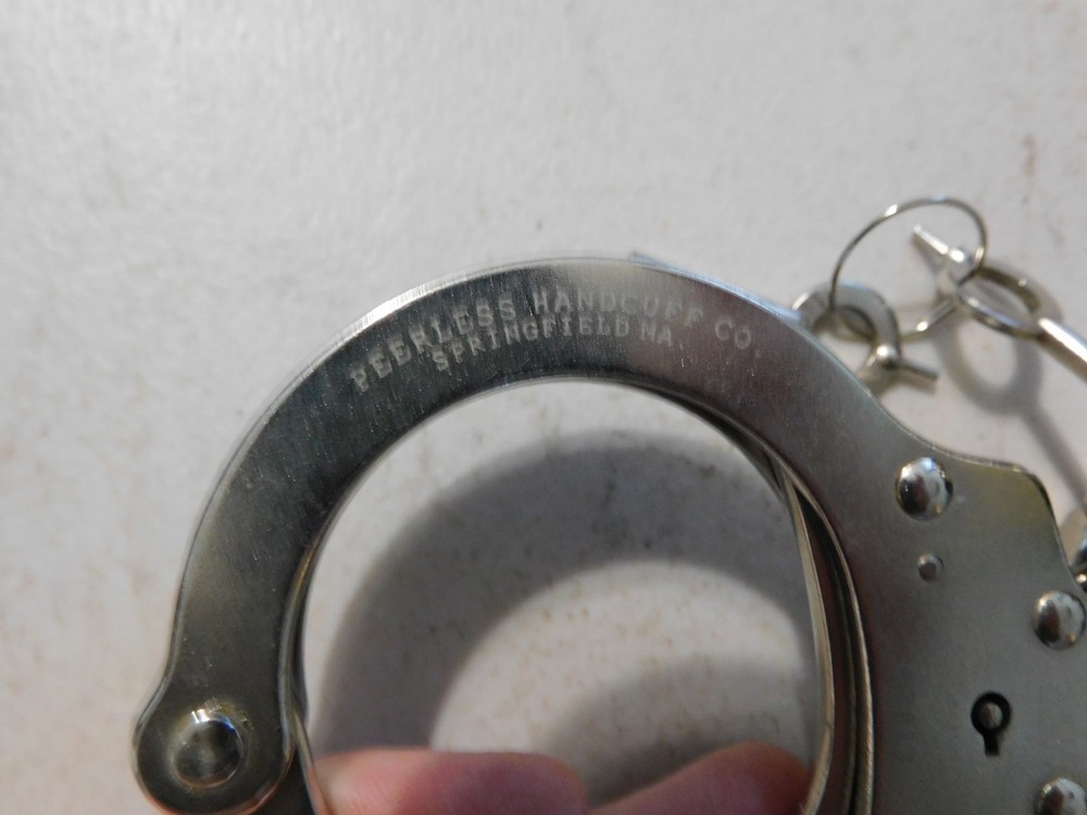 Peerless Model 700 Handcuffs With 2 Keys And Leather Holster