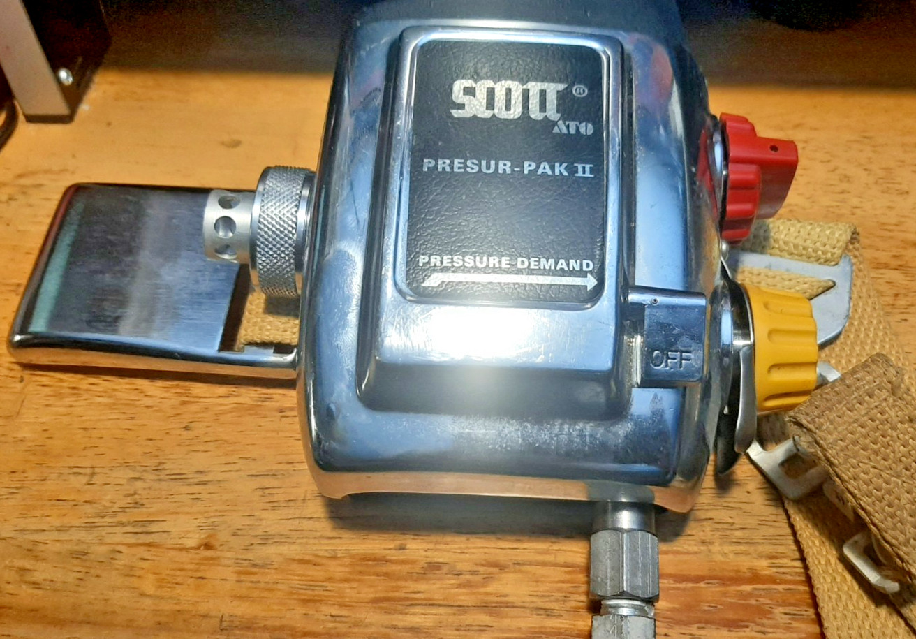 Vintage Scott Air-Pak Pressur-Pak II w/belts