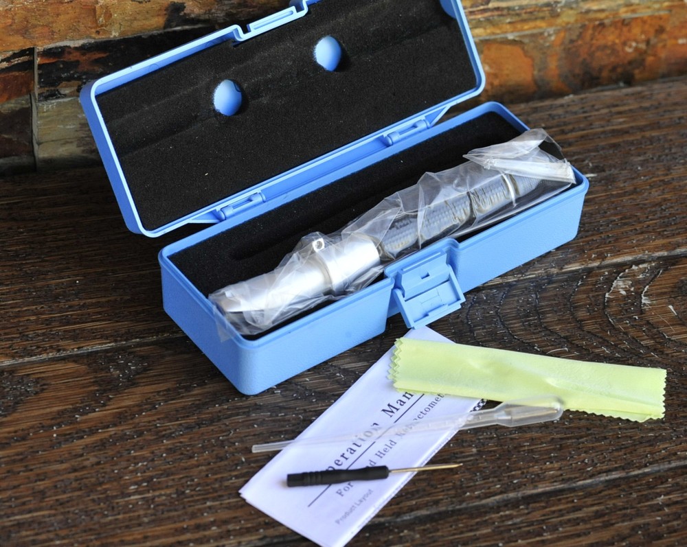 Portable Refractometer ATC 0-18% New