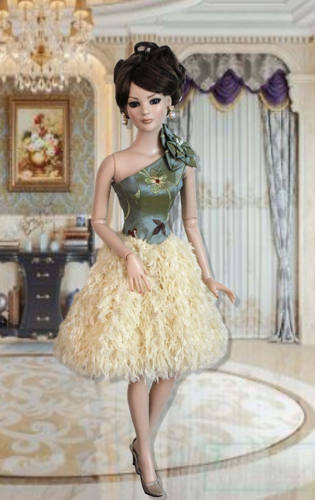 Statement Piece, Doll Clothes Sewing Pattern for 22" American Model Doll Tonner