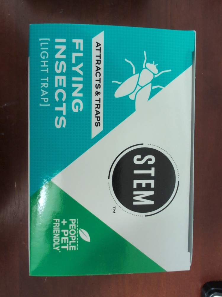 STEM Flying Insects Light Trap Starter Kit - 1 Device + 1 Refill