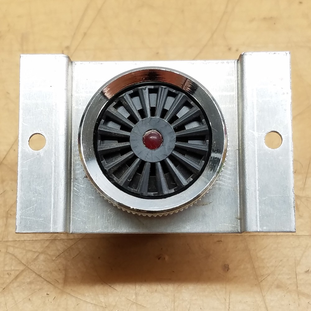 Edwards E105A Pulsating Visual Signal, 6-28VDC - USED