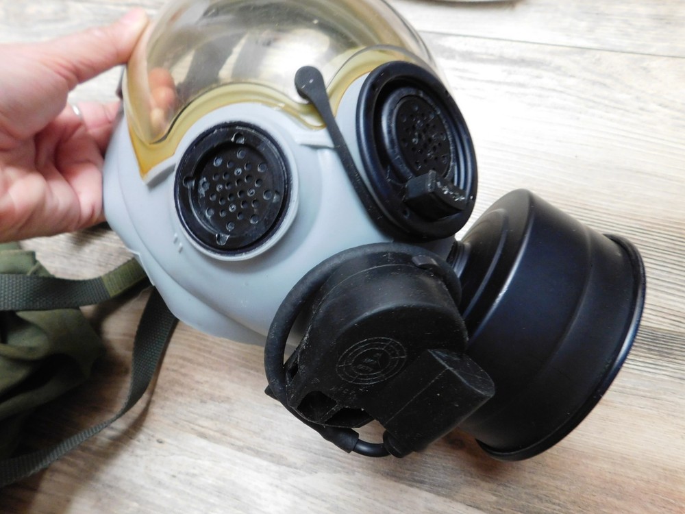 USGI MSA 5479 GAS MASK SIZE LARGE