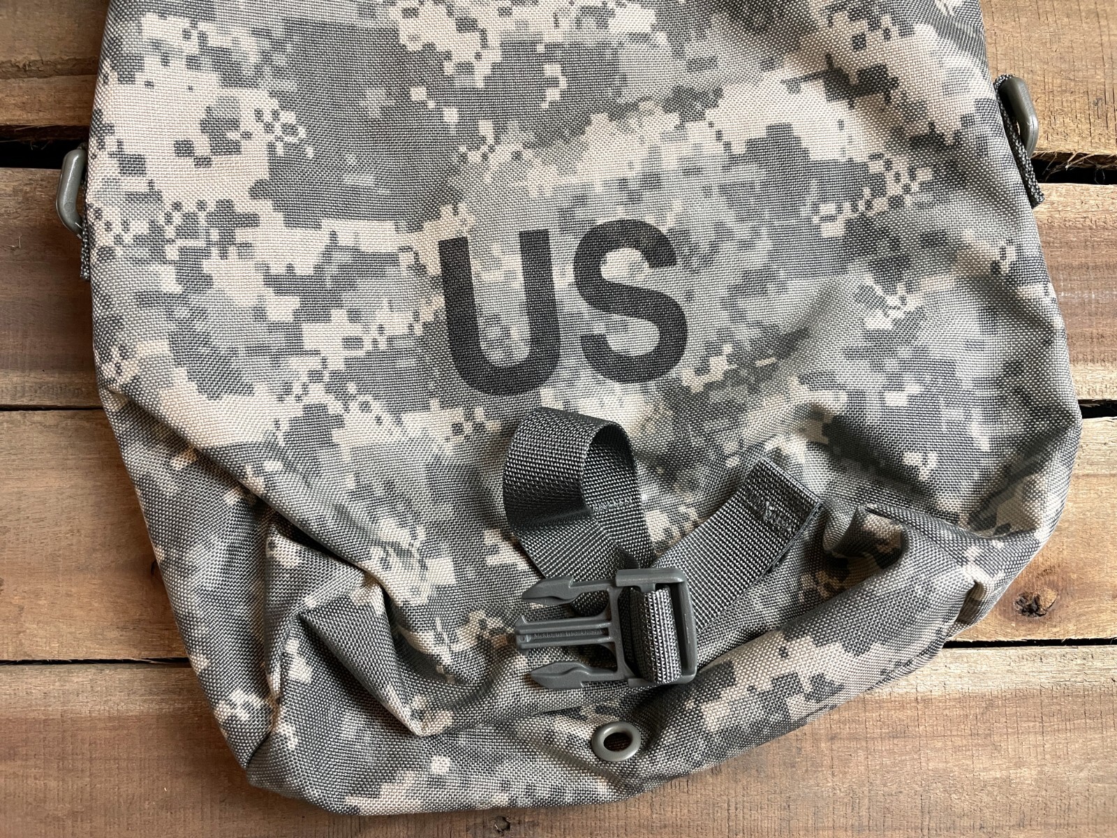 NEW IN BAG - Sustainment Pouch US Army Molle II ACU UCP USGI