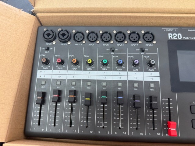 Zoom R20 Multi Track Recorder