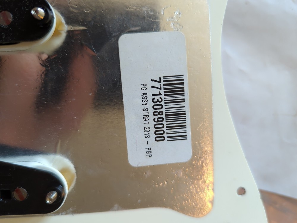 Fender 7713089000 Pre Wired pick Guard