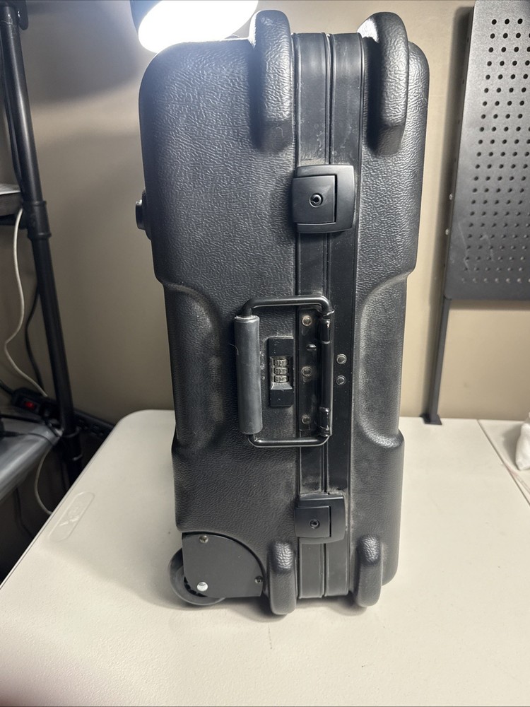 VTG Sudhaus Combo-Code 20” Black Hardshell Rolling Case Keys Combo EXCELLENT EUC