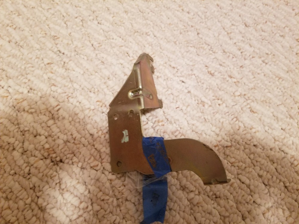 BMW E39 Radio Tuner/CD Changer Brackets