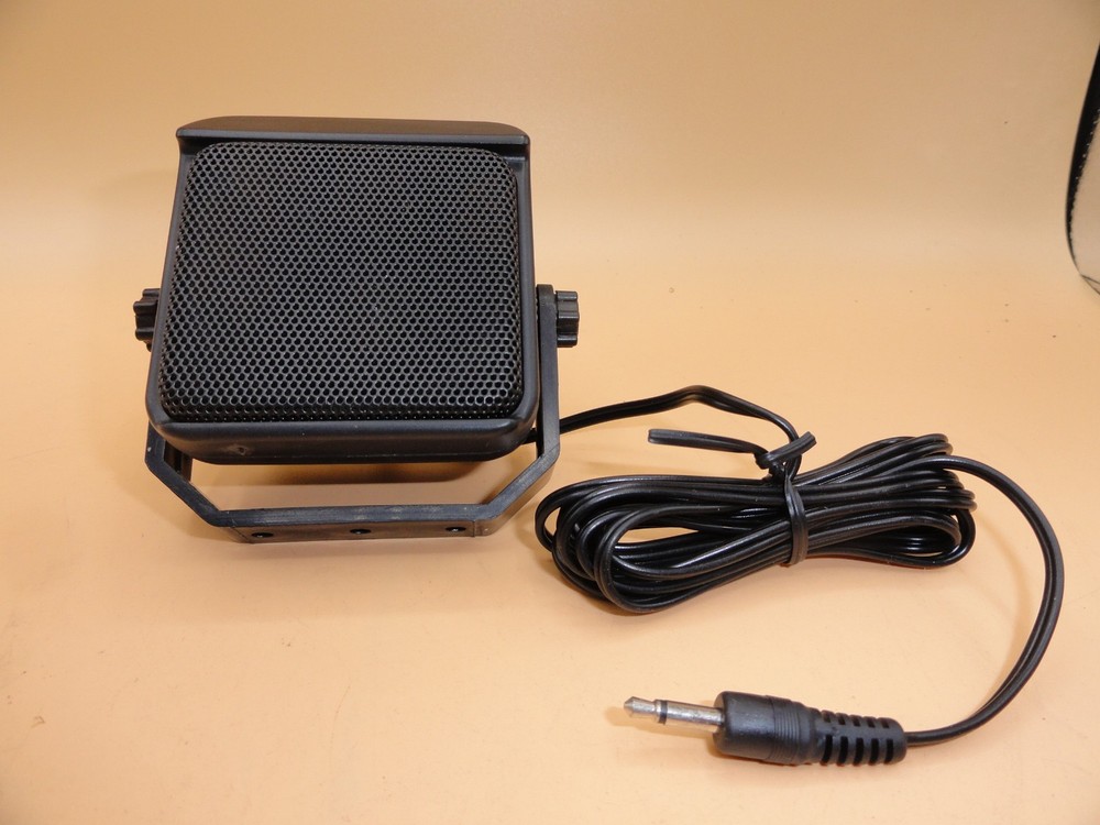 MINI SPEAKER 2 1/2" x 2 1/2" x 2" deep W/Mounting Bracket