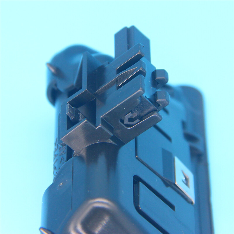 Trunk Lock Handle Push Button 51247118158 Fit BMW E82 E88 E90 E91 E92 E93 E60