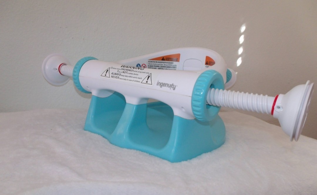 Ingenuity- Bath Seat for Sit-Up Baby Bathing, Suction Cups for sit up bath, Aqua