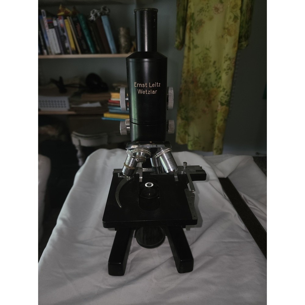 VTG 1951 Ernst Leitz Wetzlar Microscope w/case Untested – As Is