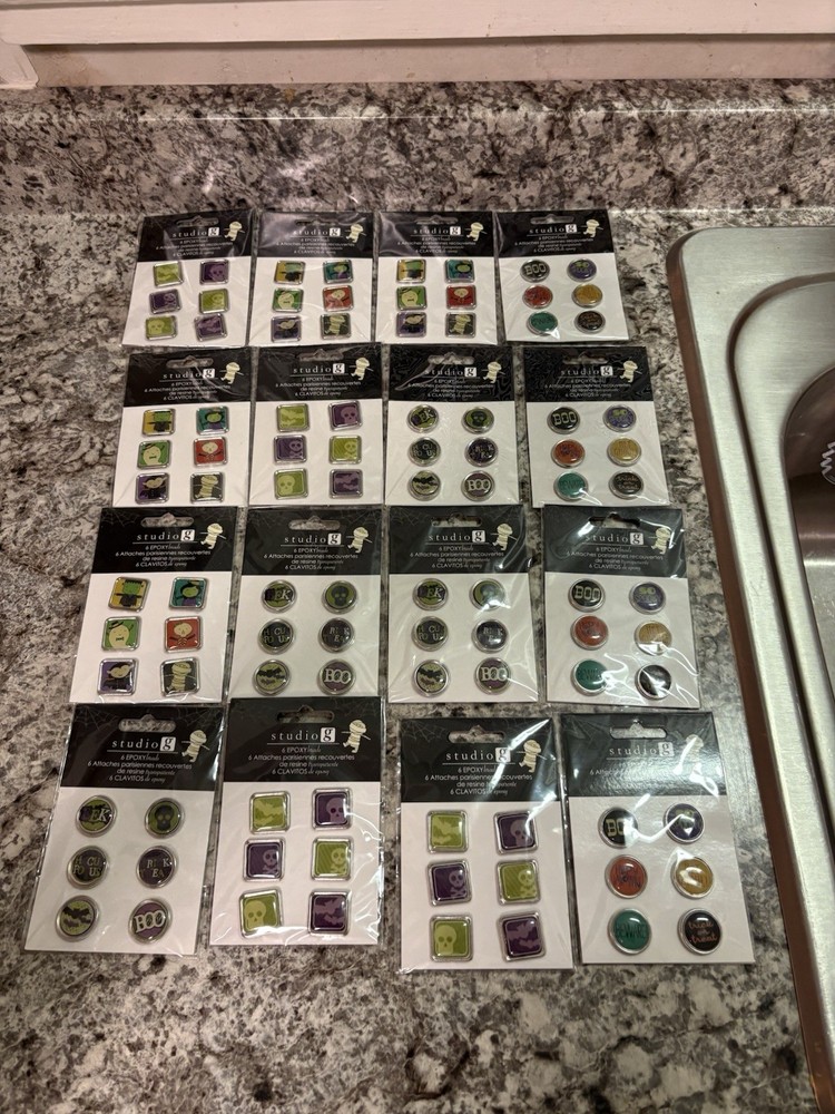 Studio G - 6 Epoxy Halloween Brads