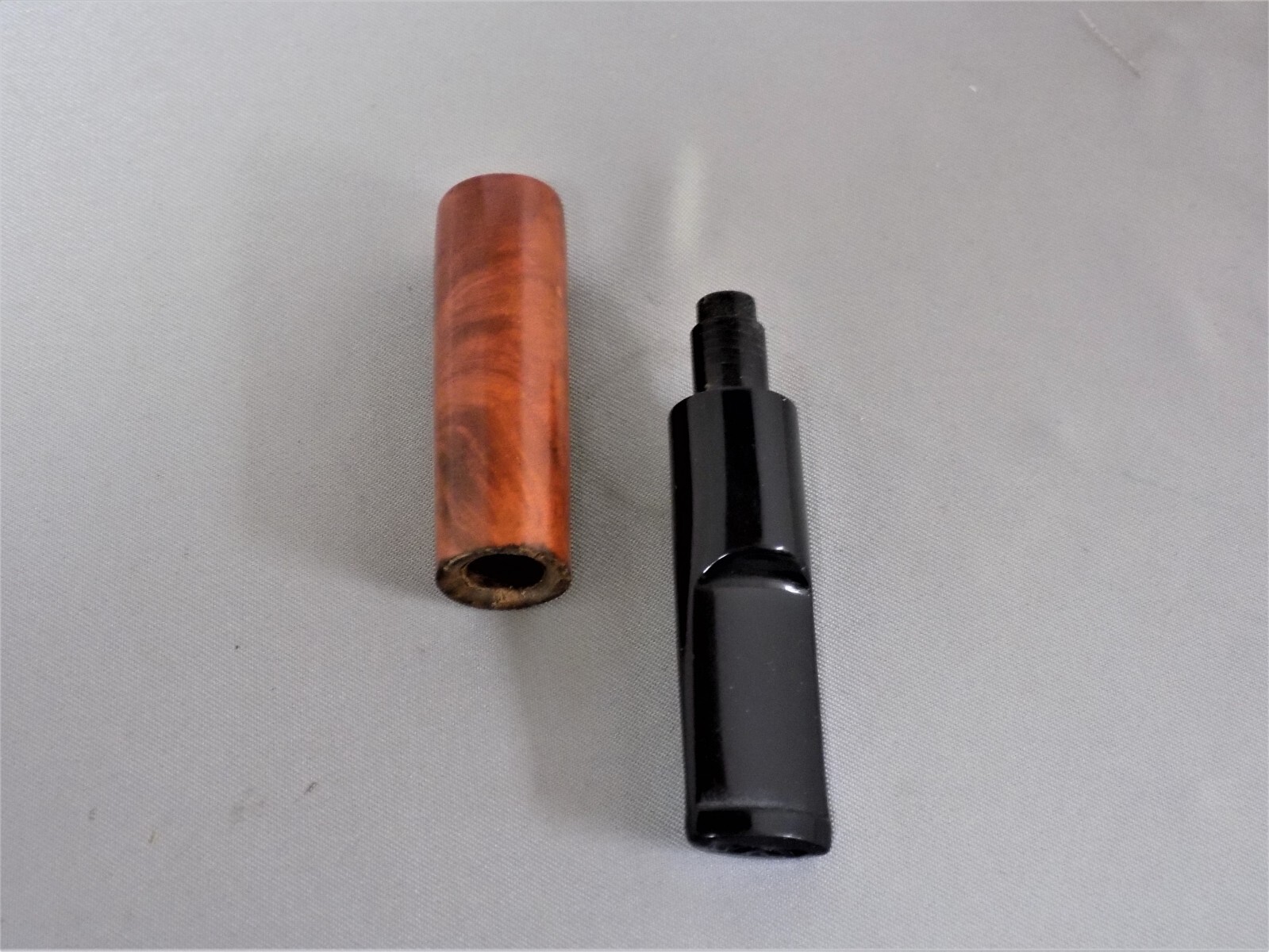 VINTAGE LORENZO ITALIAN BRIAR CIGARETTE HOLDER 3" SADDLE BIT ACRYLIC STEM NOS