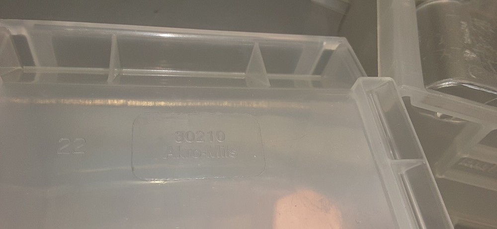 Akro-Mils Clear Plastic Stackable Storage Bin w/hinged lid 5'x4 1/2"x3' (4)