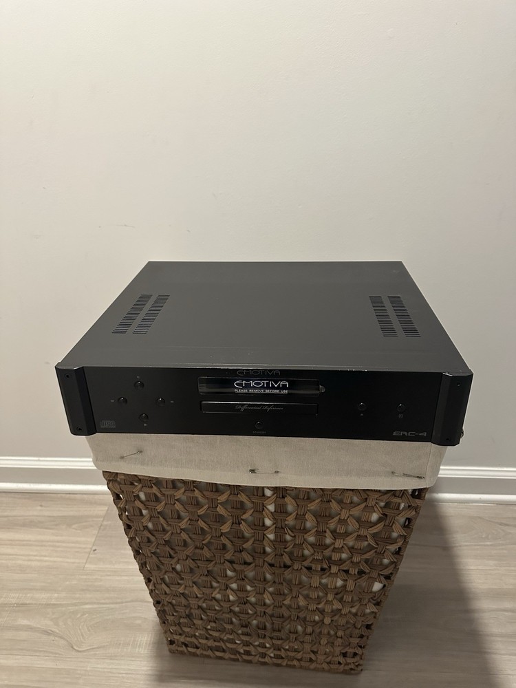 Emotiva ERC-4 Differential Reference CD Player 1-CD Capacity CD Format