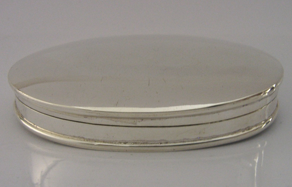 QUALITY ENGLISH SOLID STERLING SILVER GOOD SIZED BOX 2000 2.75 inch