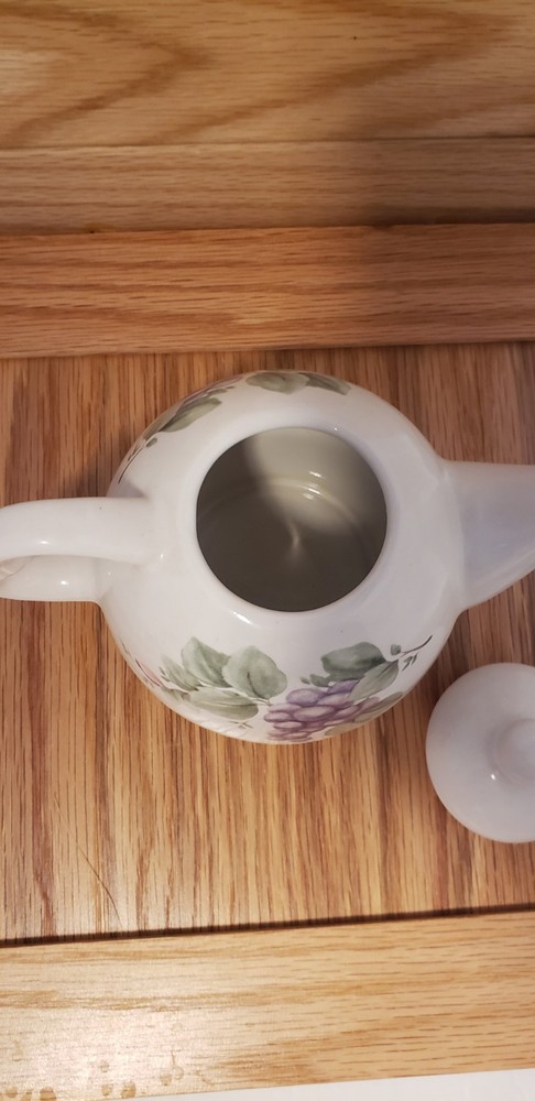 Pfaltzgraff Grapevine Tea For One, Teapot & Cup w/Lid EUC