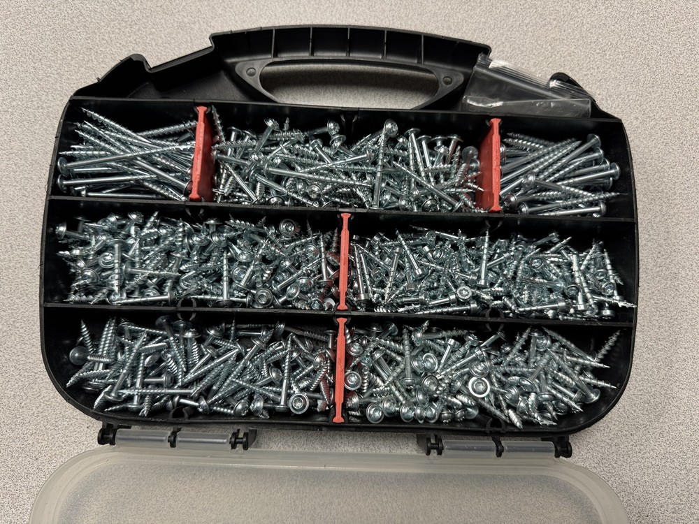 Teach 690 Pcs Decking Screws