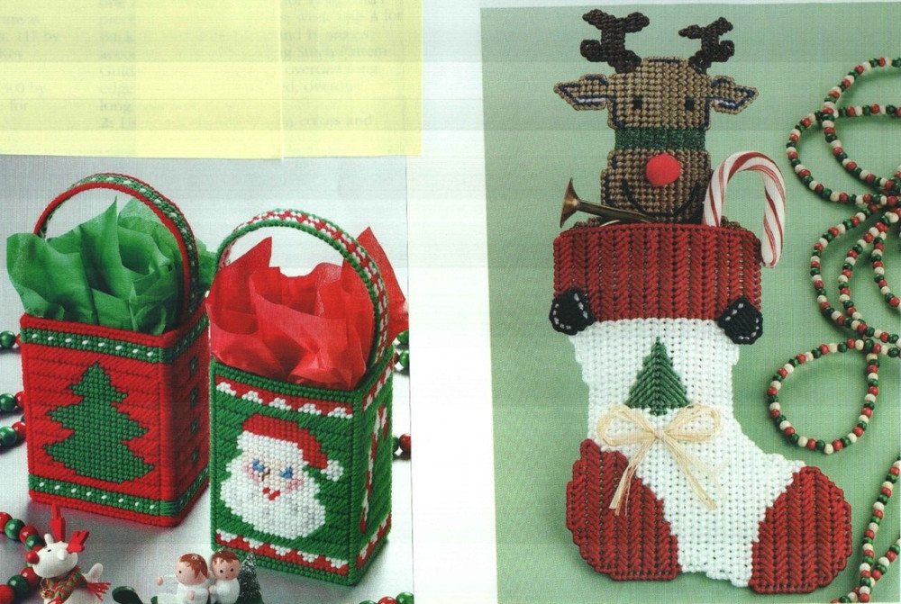 NOEL GIFT BAGS TREE SANTA & REINDEER STOCKING PLASTIC CANVAS PATTERN INSTRUCTION
