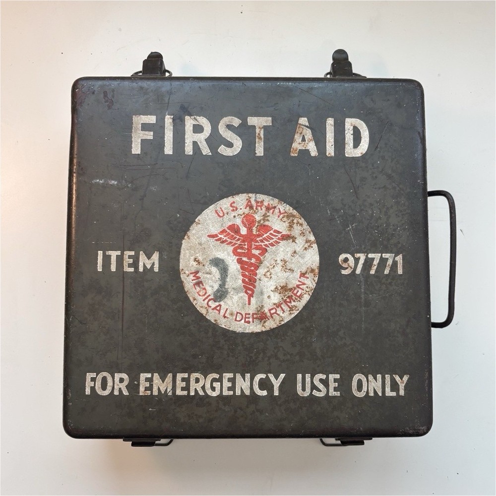 Original WWII US Army 24-Unit Motor Vehicle First Aid Kit - Item 97771 -Complete