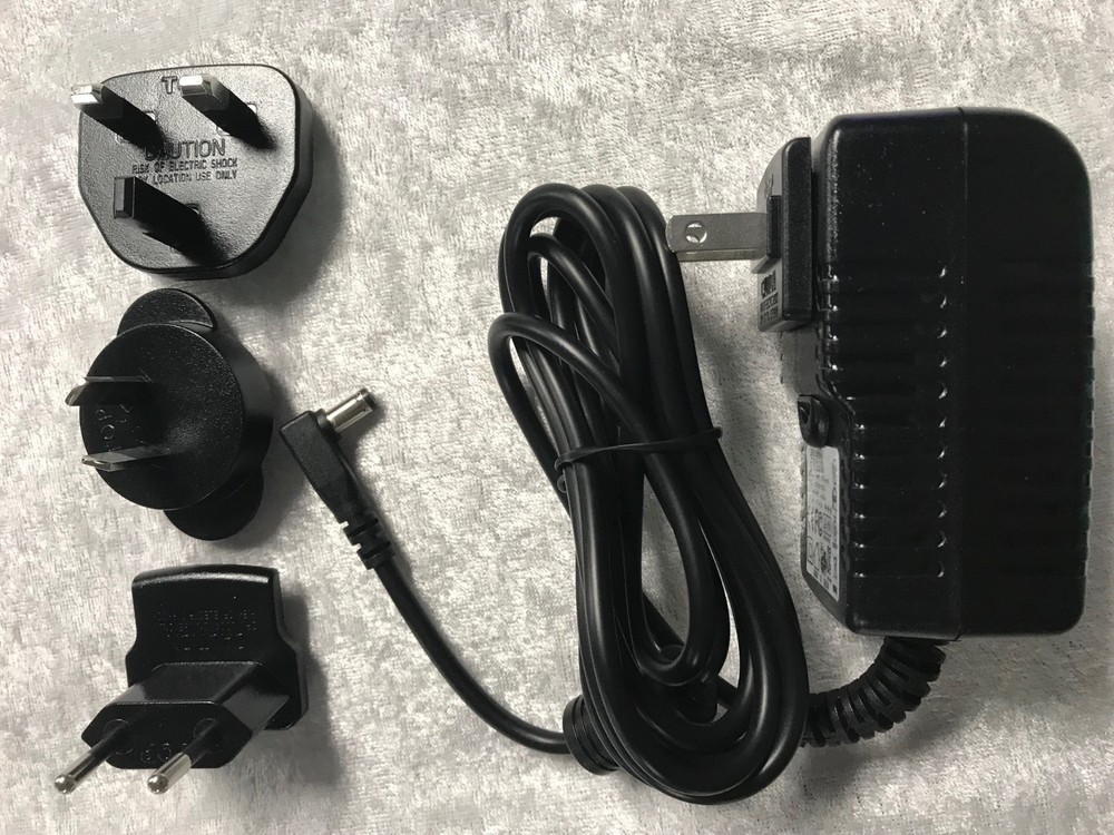 MXR M239 MINI ISO-BRICK Power Supply 4-9V Outs & 1 Switchable 9V/18V ( STRINGS )