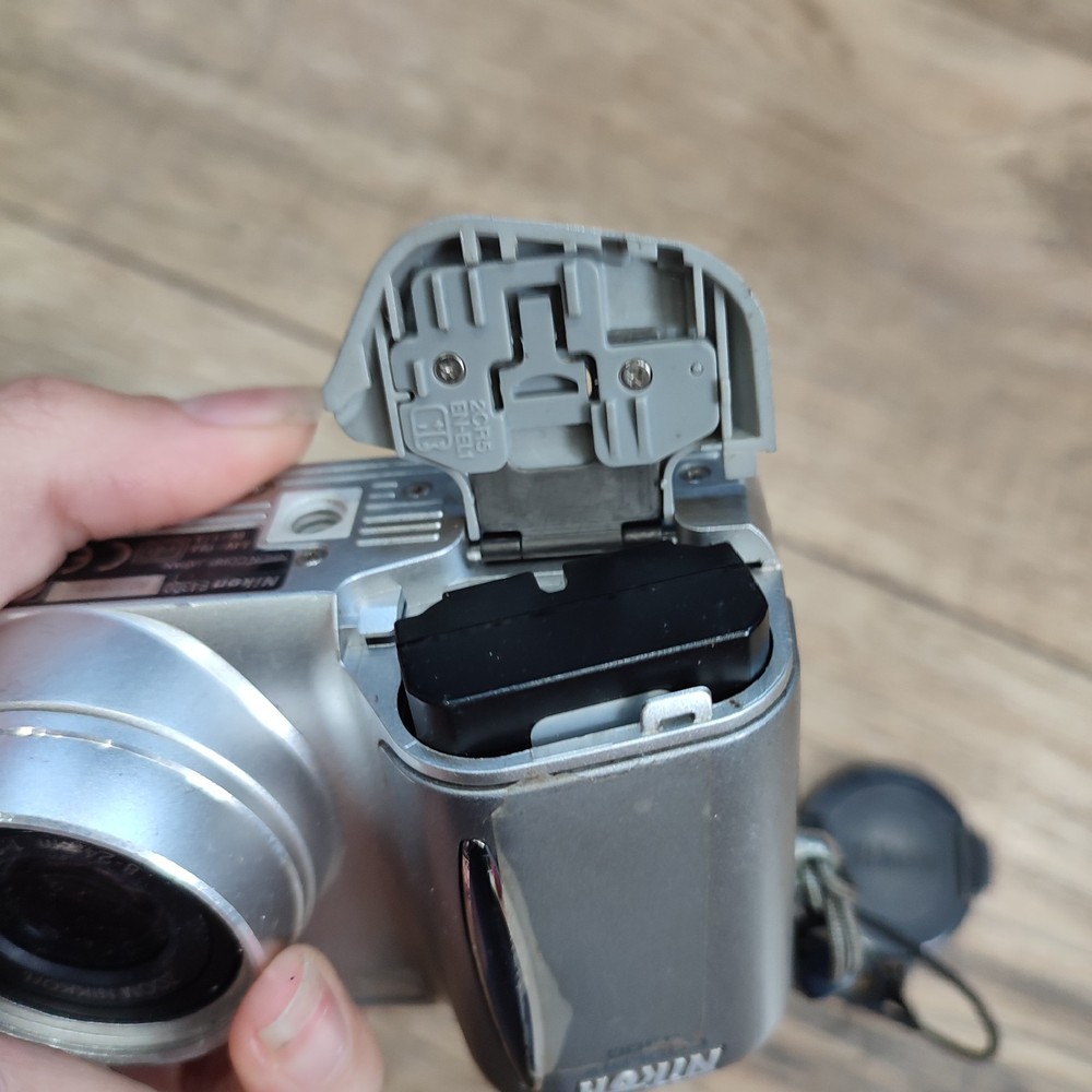 Nikon Coolpix 4300 4.0MP Digital Camera • Working