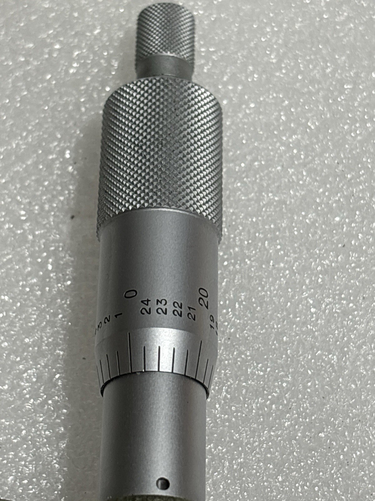 Mitutoyo 126-137 Screw Thread Micrometer 0–1" w/ 12 Anvils 0.001" as Pictured