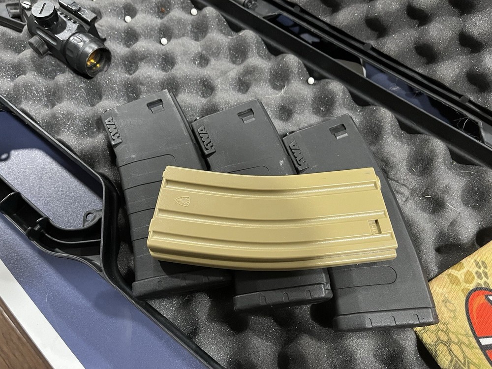 KWA kr12 + mags + peq box + sight