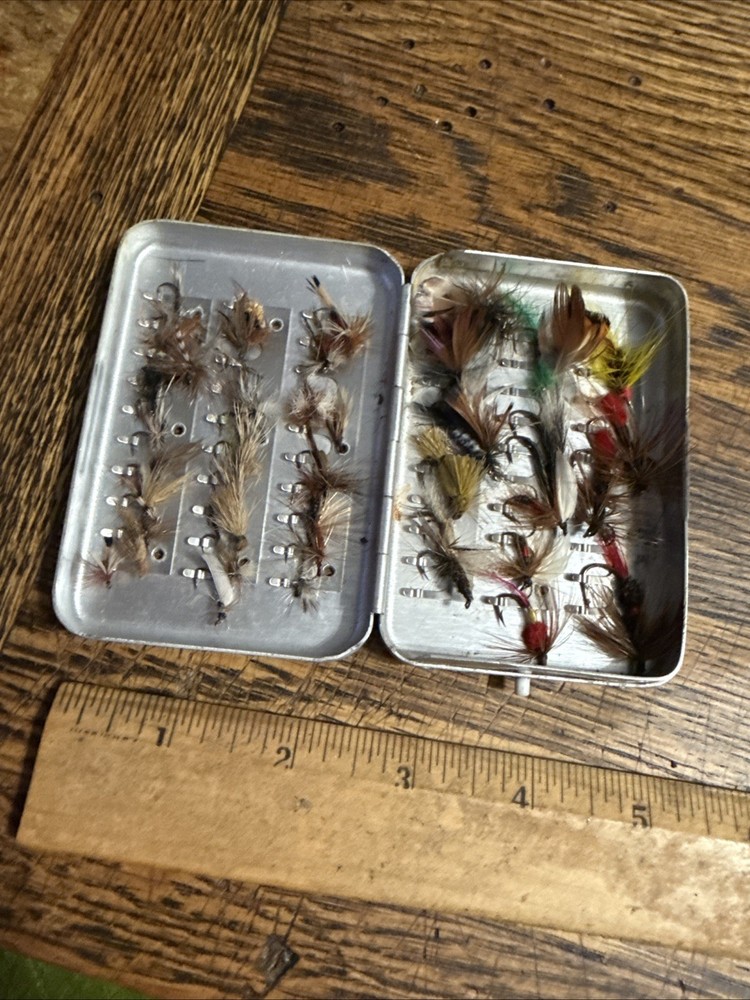 Vintage Perrine #60 Fly Box Loaded w/ Flies