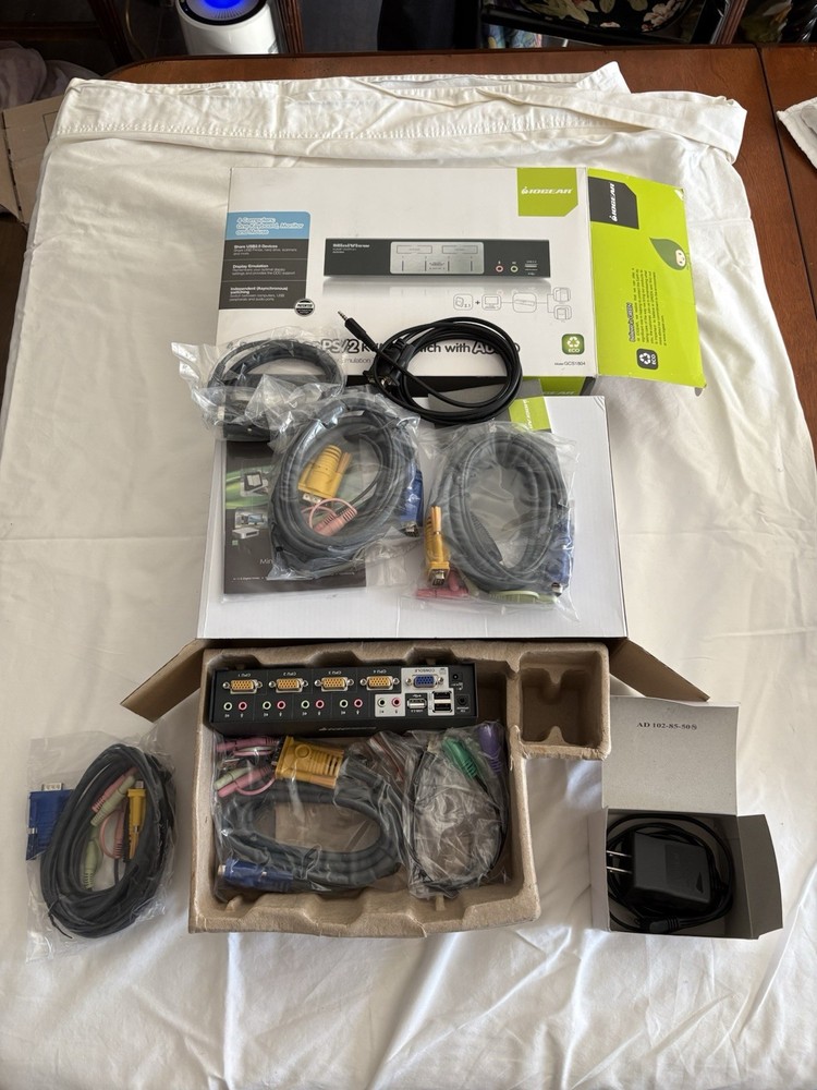 IOGEAR GCS1804 MiniView KVMP Switch Multimedia