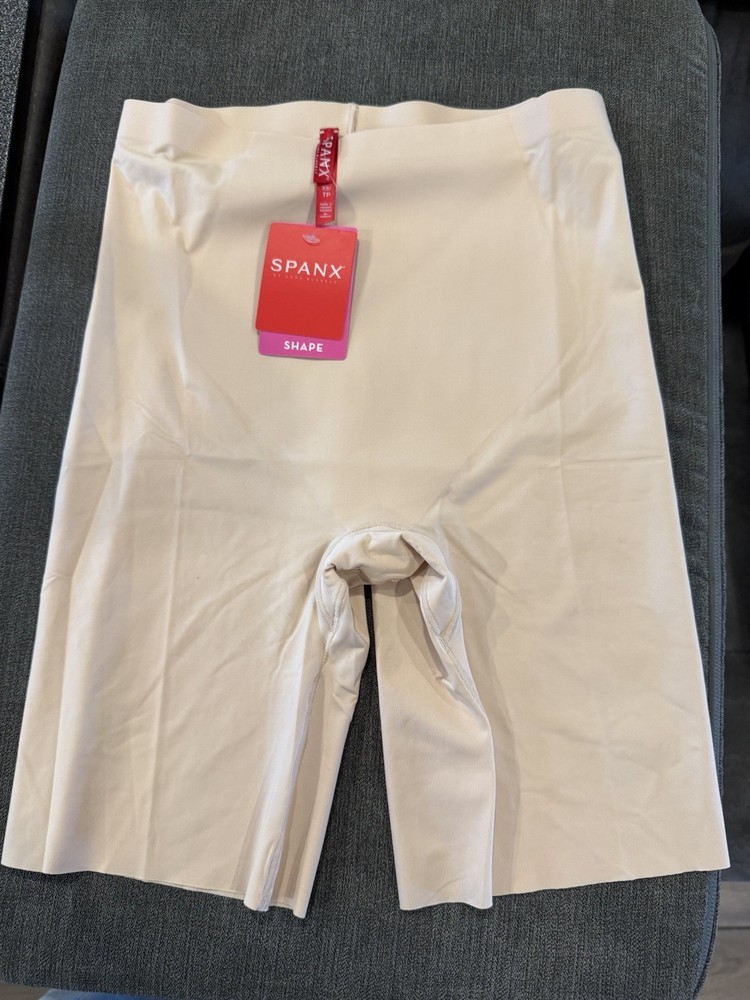 Spanx Thinstincts Mid Thigh Short XS