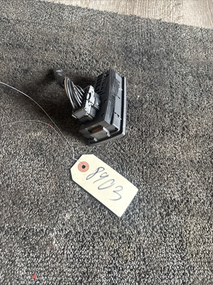 Volvo VNL Left/Driver Door Electrical Switch - Used Missing P/N
