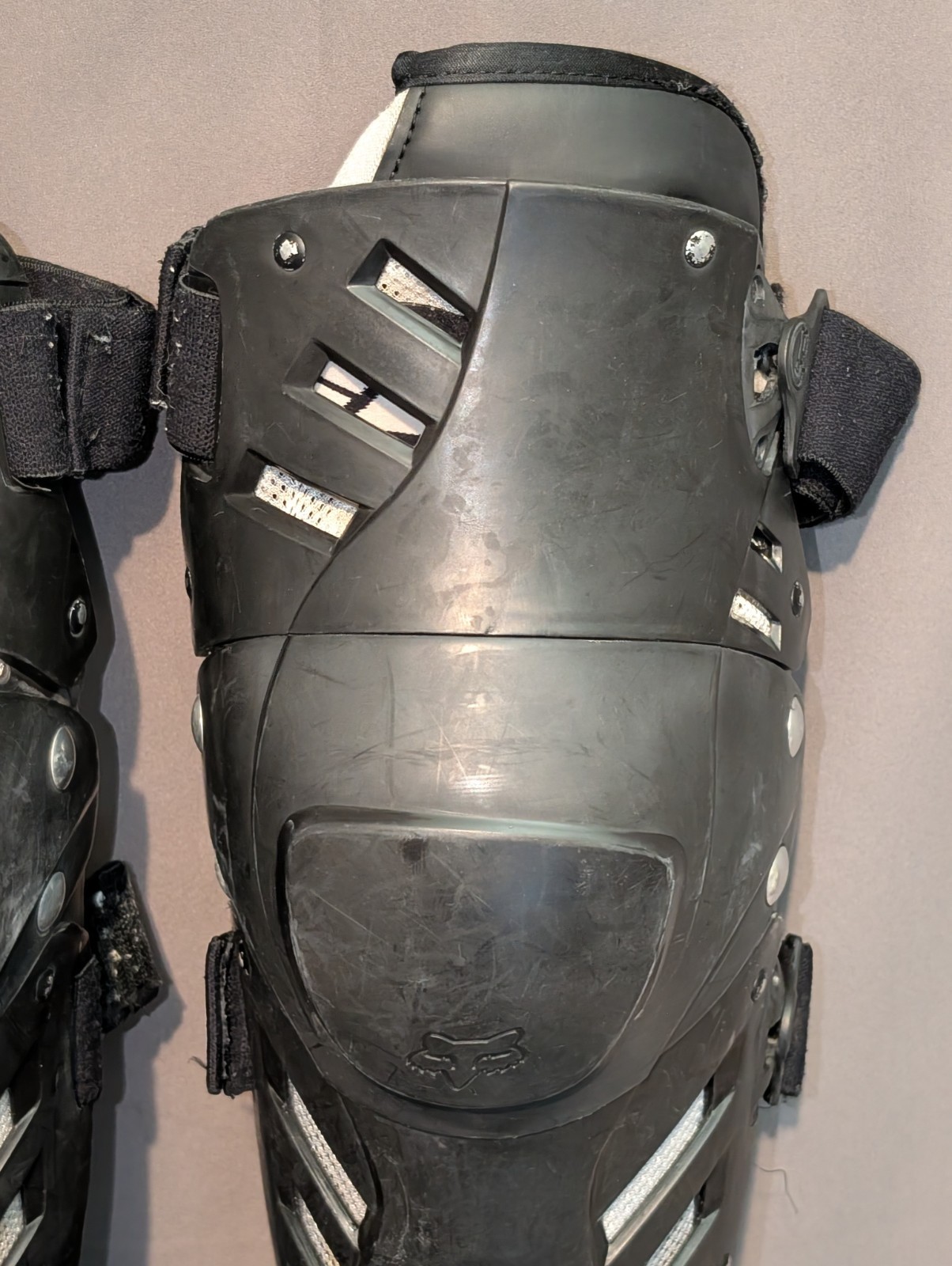 Fox Racing Titan Pro Knee Shin Guard One size fits most Black White