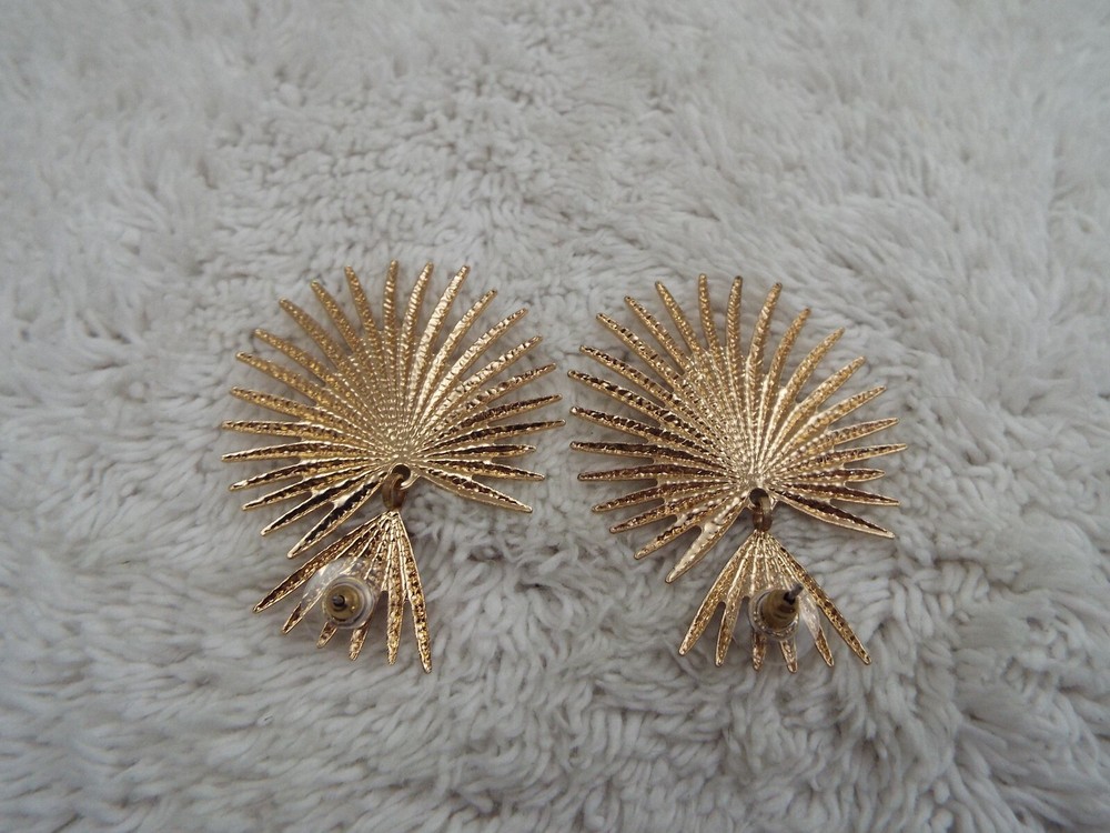 Goldtone Burst Pierced Earrings (C6)