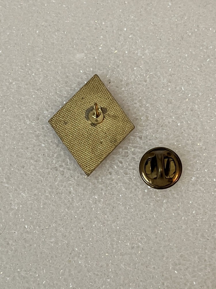 Guadalcanal USMC 2nd Marine Division Lapel Pin