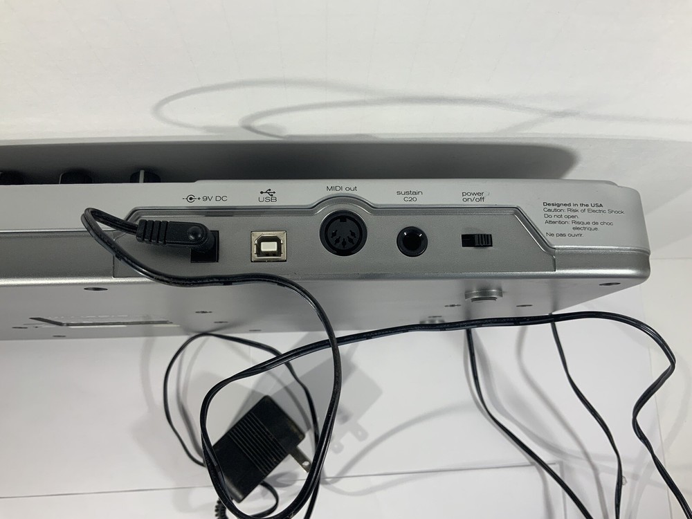 M-Audio O2 Keyboard USB MIDI Controller - Power Up Tested, No USB Cable